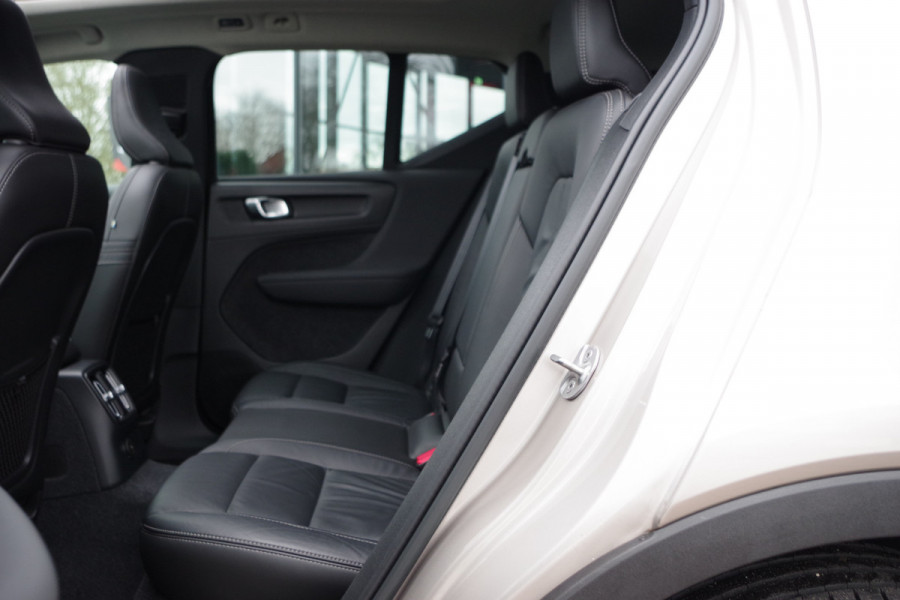 Volvo XC40 1.5 T5 262 PK Plug-in hybrid Ultimate Dark, Panoramadak, Leder, Harman/Kardon Sound, 360 Camera, Leder