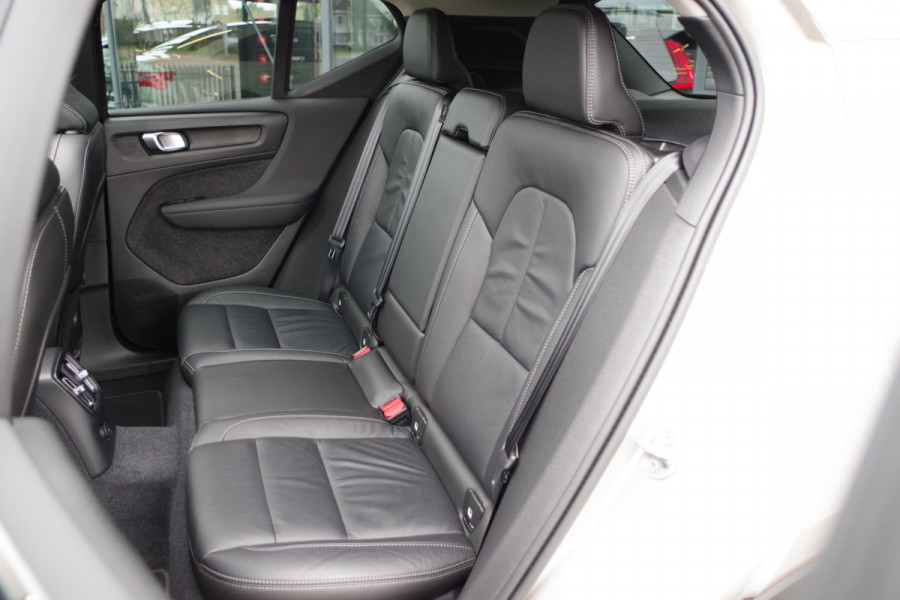 Volvo XC40 1.5 T5 262 PK Plug-in hybrid Ultimate Dark, Panoramadak, Leder, Harman/Kardon Sound, 360 Camera, Leder