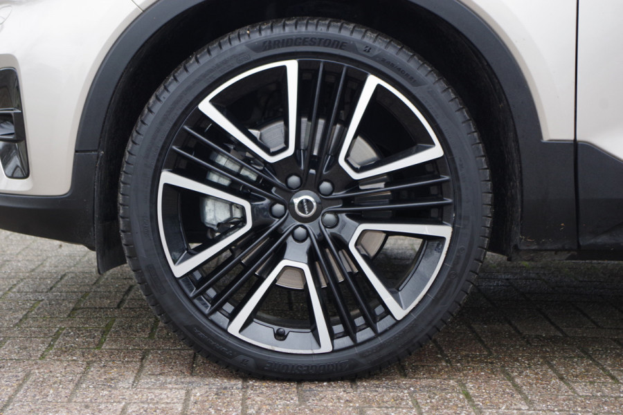 Volvo XC40 1.5 T5 262 PK Plug-in hybrid Ultimate Dark, Panoramadak, Leder, Harman/Kardon Sound, 360 Camera, Leder