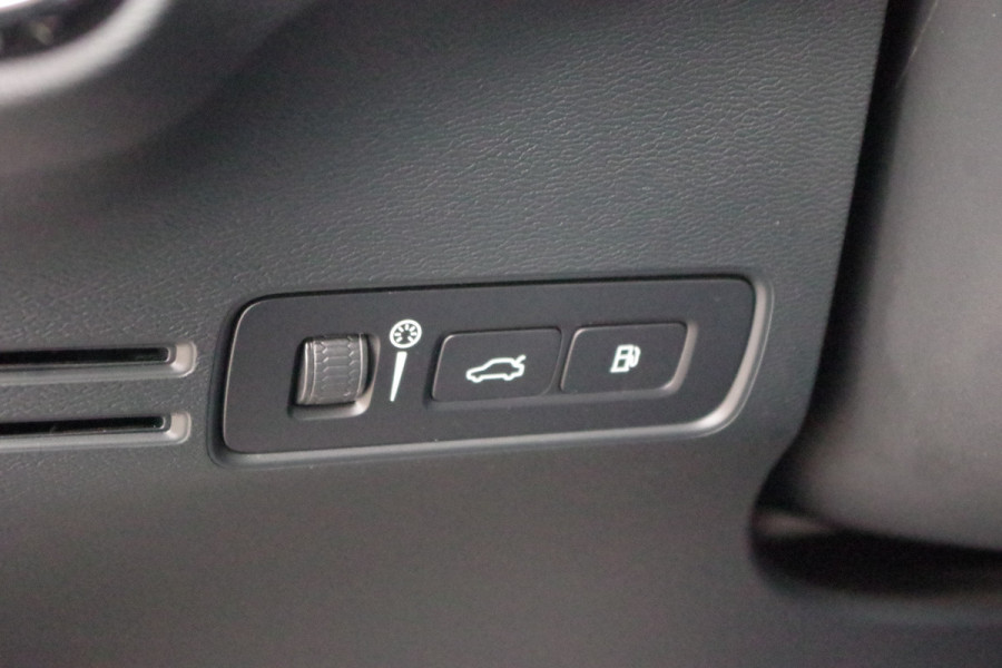 Volvo XC40 1.5 T5 262 PK Plug-in hybrid Ultimate Dark, Panoramadak, Leder, Harman/Kardon Sound, 360 Camera, Leder