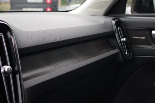 Volvo XC40 1.5 T5 262 PK Plug-in hybrid Ultimate Dark, Panoramadak, Leder, Harman/Kardon Sound, 360 Camera, Leder