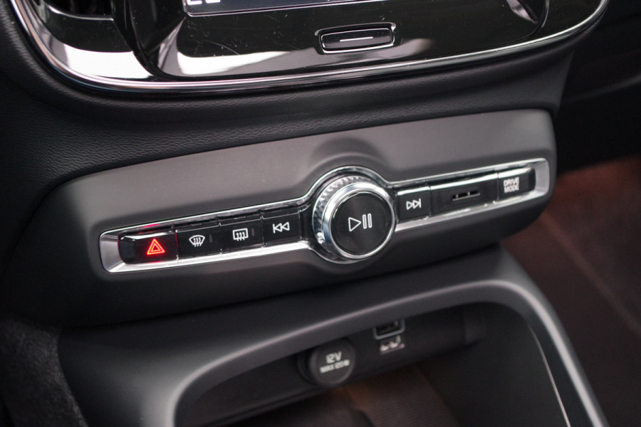 Volvo XC40 1.5 T5 262 PK Plug-in hybrid Ultimate Dark, Panoramadak, Leder, Harman/Kardon Sound, 360 Camera, Leder