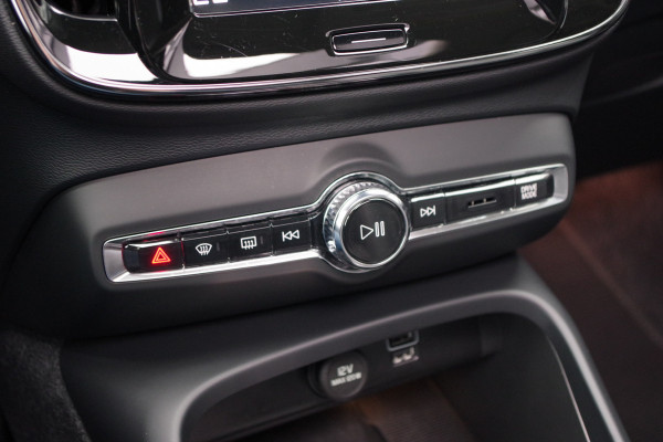 Volvo XC40 1.5 T5 262 PK Plug-in hybrid Ultimate Dark, Panoramadak, Leder, Harman/Kardon Sound, 360 Camera, Leder