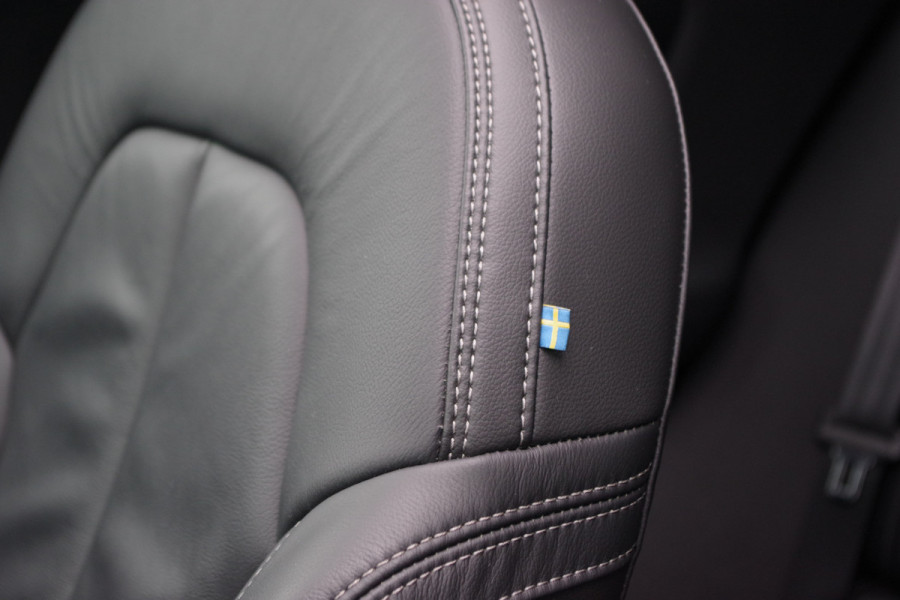 Volvo XC40 1.5 T5 262 PK Plug-in hybrid Ultimate Dark, Panoramadak, Leder, Harman/Kardon Sound, 360 Camera, Leder