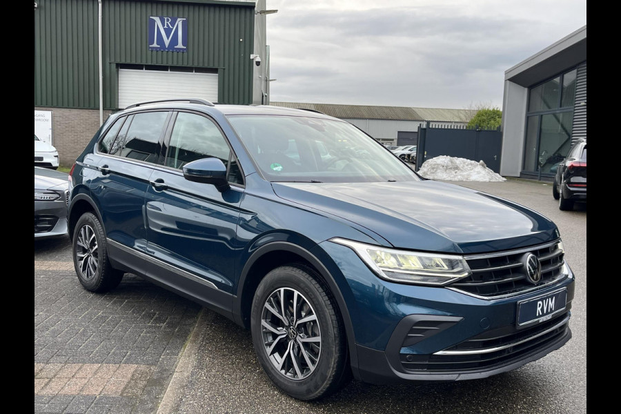 Volkswagen Tiguan 1.4 eHybrid OPF DSG Life 24.000KM!!| SUPER COMPLETE AUTO| DIG. DASH| STOEL + STUURVERWARMING| CARPLAY | NET ONDERHOUD GEHAD, RIJKLAAR INCL 12 MND. BOVAG GARANTIE|