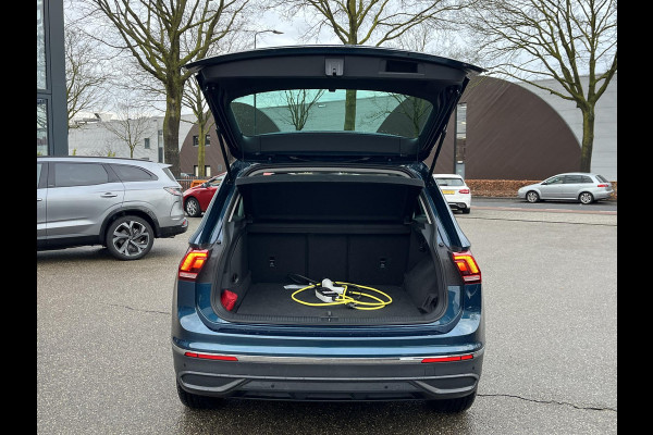 Volkswagen Tiguan 1.4 eHybrid OPF DSG Life 24.000KM!!| SUPER COMPLETE AUTO| DIG. DASH| STOEL + STUURVERWARMING| CARPLAY | NET ONDERHOUD GEHAD, RIJKLAAR INCL 12 MND. BOVAG GARANTIE|