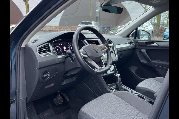 Volkswagen Tiguan 1.4 eHybrid OPF DSG Life 24.000KM!!| SUPER COMPLETE AUTO| DIG. DASH| STOEL + STUURVERWARMING| CARPLAY | NET ONDERHOUD GEHAD, RIJKLAAR INCL 12 MND. BOVAG GARANTIE|
