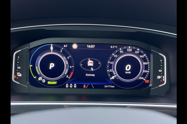 Volkswagen Tiguan 1.4 eHybrid OPF DSG Life 24.000KM!!| SUPER COMPLETE AUTO| DIG. DASH| STOEL + STUURVERWARMING| CARPLAY | NET ONDERHOUD GEHAD, RIJKLAAR INCL 12 MND. BOVAG GARANTIE|