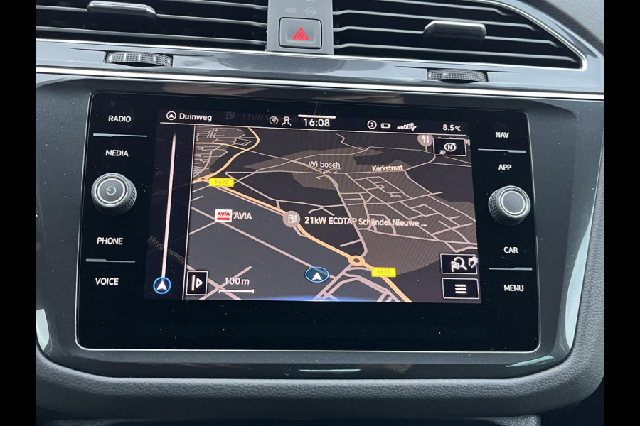 Volkswagen Tiguan 1.4 eHybrid OPF DSG Life 24.000KM!!| SUPER COMPLETE AUTO| DIG. DASH| STOEL + STUURVERWARMING| CARPLAY | NET ONDERHOUD GEHAD, RIJKLAAR INCL 12 MND. BOVAG GARANTIE|