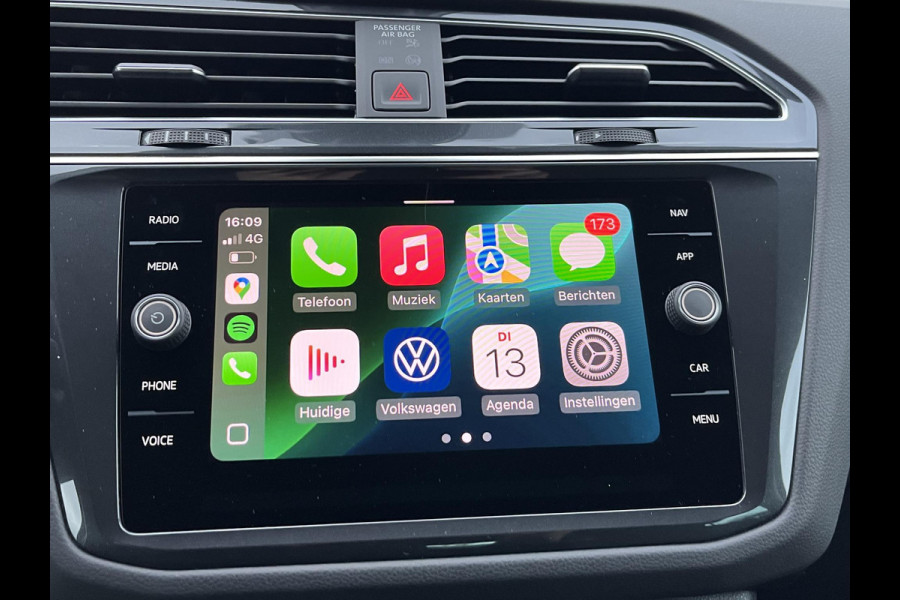 Volkswagen Tiguan 1.4 eHybrid OPF DSG Life 24.000KM!!| SUPER COMPLETE AUTO| DIG. DASH| STOEL + STUURVERWARMING| CARPLAY | NET ONDERHOUD GEHAD, RIJKLAAR INCL 12 MND. BOVAG GARANTIE|