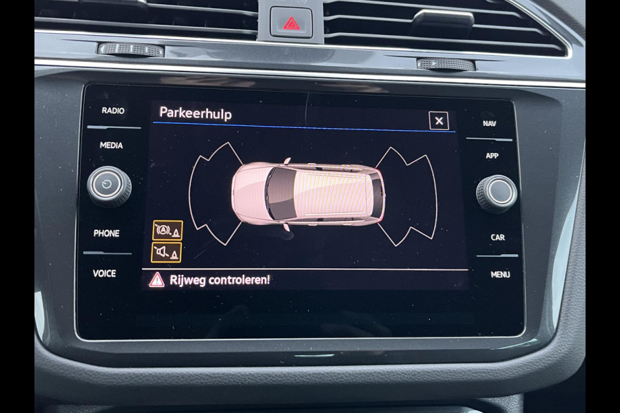 Volkswagen Tiguan 1.4 eHybrid OPF DSG Life 24.000KM!!| SUPER COMPLETE AUTO| DIG. DASH| STOEL + STUURVERWARMING| CARPLAY | NET ONDERHOUD GEHAD, RIJKLAAR INCL 12 MND. BOVAG GARANTIE|