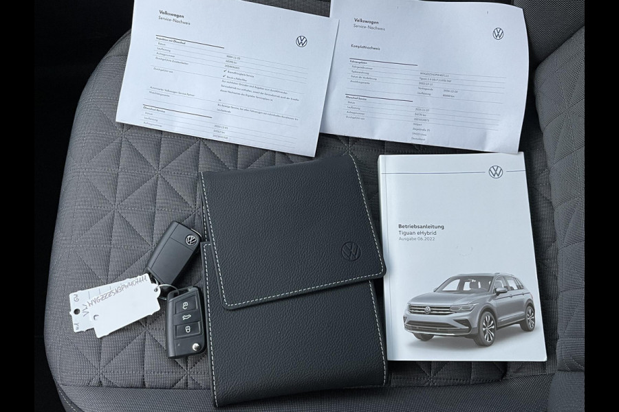 Volkswagen Tiguan 1.4 eHybrid OPF DSG Life 24.000KM!!| SUPER COMPLETE AUTO| DIG. DASH| STOEL + STUURVERWARMING| CARPLAY | NET ONDERHOUD GEHAD, RIJKLAAR INCL 12 MND. BOVAG GARANTIE|