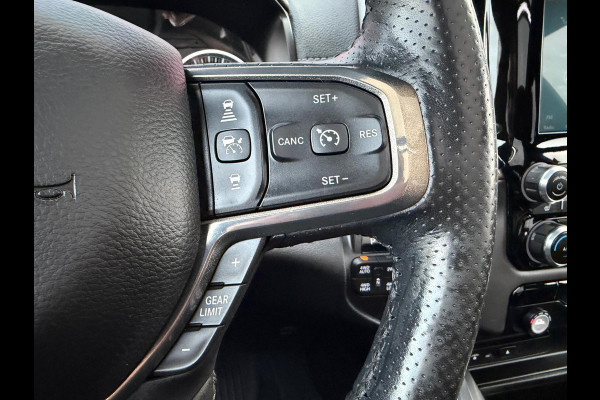 Dodge Ram 1500 5.7 Hemi V8 4x4 Crew Cab Longhorn ACC / Panorama / 360° Camera