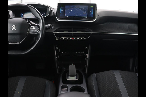 Peugeot e-2008 EV Allure 50 kWh | 3 Fase | Panoramadak | Adaptive cruise | Keyless | Camera | Carplay | Half leder | Navigatie