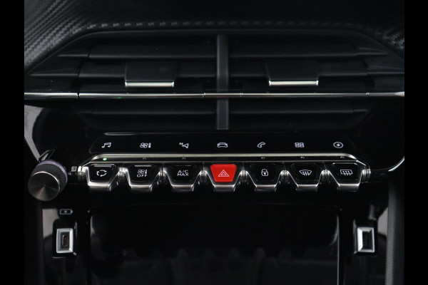 Peugeot e-2008 EV Allure 50 kWh | 3 Fase | Panoramadak | Adaptive cruise | Keyless | Camera | Carplay | Half leder | Navigatie