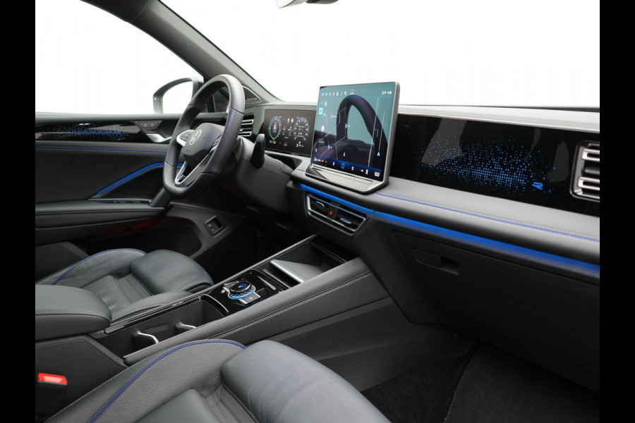 Volkswagen Tiguan 1.4 TSI eHybrid R-Line Business Plug In Hybrid 272pk Dealer O.H. PHEV | Trekhaak Af Fabriek | Panodak | Lederen Sportstoelen Massage & Memory & Ventilatie | 20"L.M | 360 Camera | Harman&Kardon | Adaptive Cruise | Stuur Verwarmd | IQ Light |