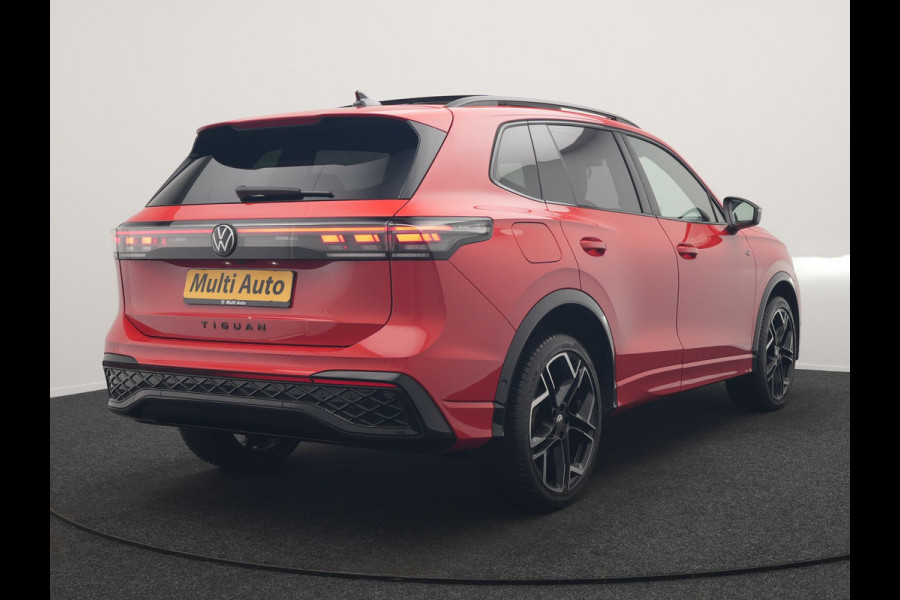 Volkswagen Tiguan 1.4 TSI eHybrid R-Line Business Plug In Hybrid 272pk Dealer O.H. PHEV | Trekhaak Af Fabriek | Panodak | Lederen Sportstoelen Massage & Memory & Ventilatie | 20"L.M | 360 Camera | Harman&Kardon | Adaptive Cruise | Stuur Verwarmd | IQ Light |