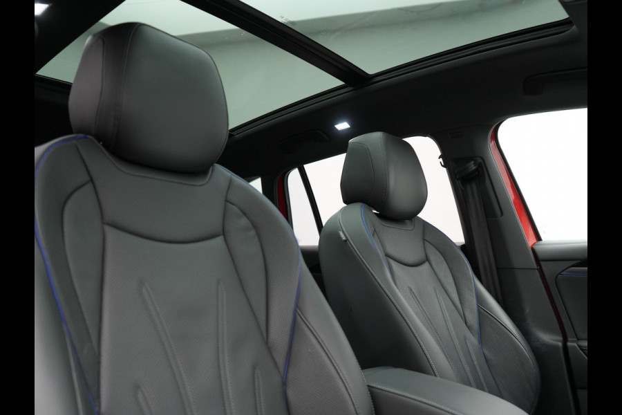 Volkswagen Tiguan 1.4 TSI eHybrid R-Line Business Plug In Hybrid 272pk Dealer O.H. PHEV | Trekhaak Af Fabriek | Panodak | Lederen Sportstoelen Massage & Memory & Ventilatie | 20"L.M | 360 Camera | Harman&Kardon | Adaptive Cruise | Stuur Verwarmd | IQ Light |