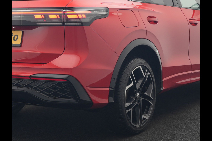 Volkswagen Tiguan 1.4 TSI eHybrid R-Line Business Plug In Hybrid 272pk Dealer O.H. PHEV | Trekhaak Af Fabriek | Panodak | Lederen Sportstoelen Massage & Memory & Ventilatie | 20"L.M | 360 Camera | Harman&Kardon | Adaptive Cruise | Stuur Verwarmd | IQ Light |