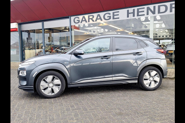 Hyundai Kona EV Premium 64 kWh | SOH: 94,6% | Leder | Warmtepomp | Adaptive CC | Navi | Camera |