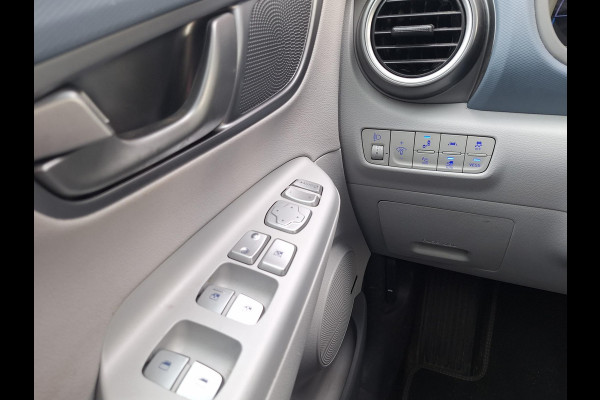 Hyundai Kona EV Premium 64 kWh | SOH: 94,6% | Leder | Warmtepomp | Adaptive CC | Navi | Camera |