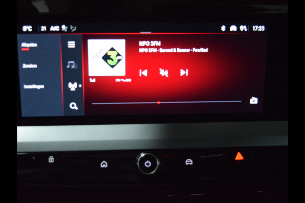 Opel Mokka Electric GS 54 kWh NAVIGATIE | CARPLAY | WINTERPAKKET | ACHTERUITRIJCAMERA MET SENSOREN | E.C.C. | UIT VOORRAAD LEVERBAAR