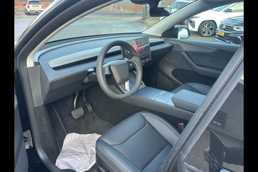 Tesla Model Y Premium Long Range AWD 75 kWh NIEUWE AUTO / DIRECT LEVERBAAR | AUTOPILOT| VOLLEDIGE TESLA GARANTIE T/M 08/2029 OF 80.000KM| DE HOOGVOLTACCU EN AANDRIJFLIJN TOT 2033 of 192.000KM |