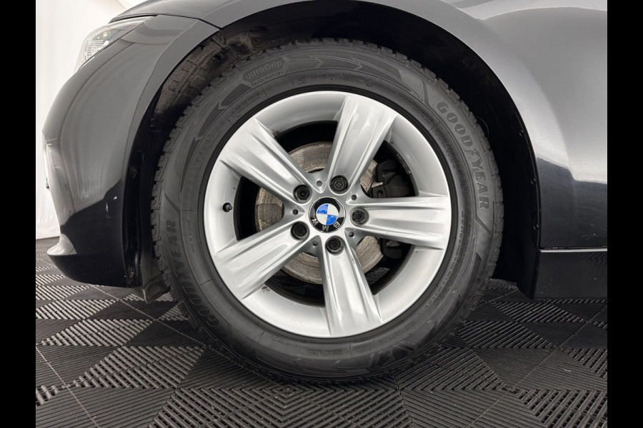 BMW 3 Serie Touring 320d EDE Executive Aut. *PANO | LEATHER | FULL-LED | DIGI-COCKPIT | HEATED-SPORTSEATS | NAVI-FULLMAP | PRIVACY-GLASS | ECC | KEYLESS | LANE-ASSIST | PDC | CRUISE | TOWBAR | 18''ALU*