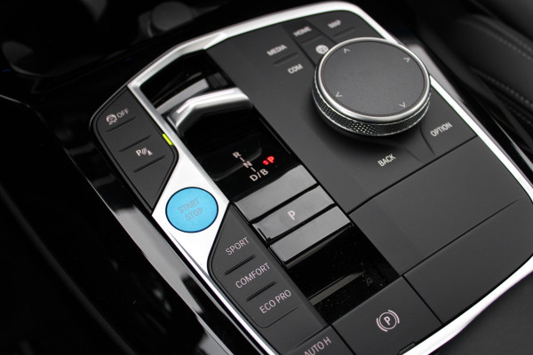 BMW iX3 M-SPORT 80 kWh SOh 100% PANO LEER PILOT ORG NL 23000KM!!!