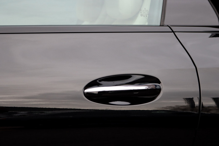 Mercedes-Benz CLE Coupé 200 AMG Line | Distronic | Memory | Burmester | Panoramadak | HUD | Digital Light | Verwarmd Stuurwiel | Surround Camera | Keyless Go | Nightpakket |