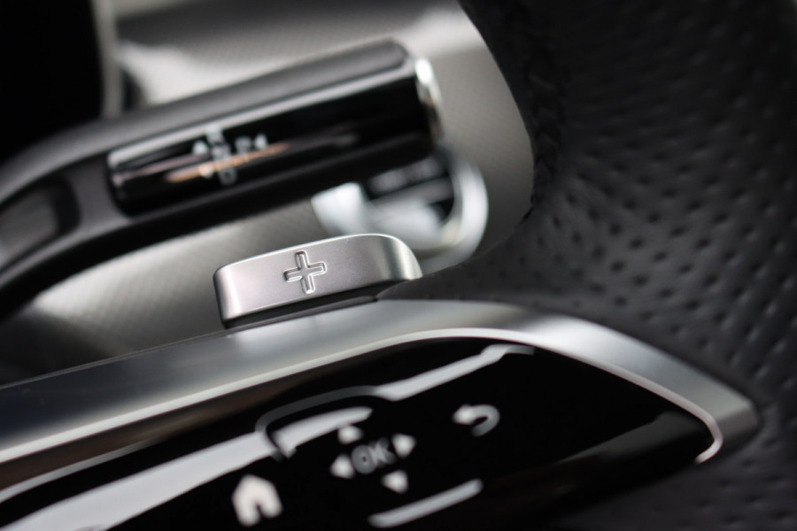 Mercedes-Benz CLE Coupé 200 AMG Line | Distronic | Memory | Burmester | Panoramadak | HUD | Digital Light | Verwarmd Stuurwiel | Surround Camera | Keyless Go | Nightpakket |