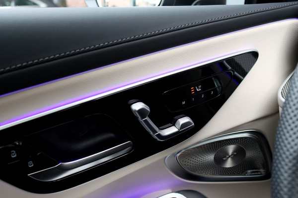 Mercedes-Benz CLE Coupé 200 AMG Line | Distronic | Memory | Burmester | Panoramadak | HUD | Digital Light | Verwarmd Stuurwiel | Surround Camera | Keyless Go | Nightpakket |