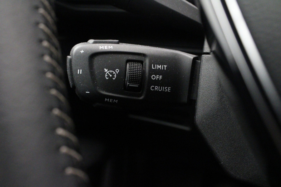 Peugeot 5008 1.2 PureTech Active Pack Business |Navi|Camera|Carplay|