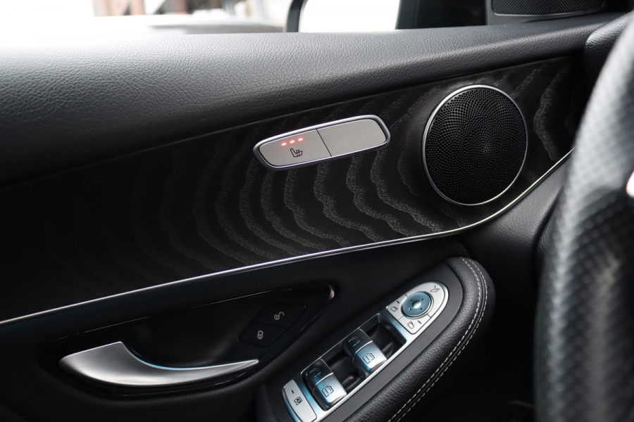 Mercedes-Benz GLC Coupé 250 4MATIC AMG Line | Trekhaak | Camera | Dodehoekassistent | Leder | Sfeerverlichting | Cruise Control | Nightpakket | Stoelverwarming |