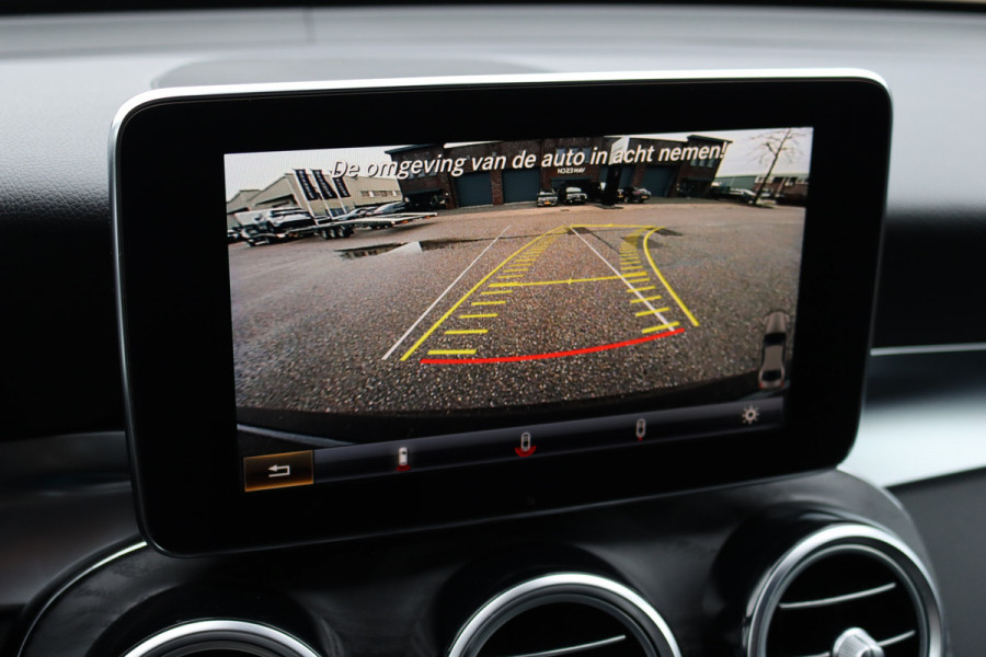 Mercedes-Benz GLC Coupé 250 4MATIC AMG Line | Trekhaak | Camera | Dodehoekassistent | Leder | Sfeerverlichting | Cruise Control | Nightpakket | Stoelverwarming |