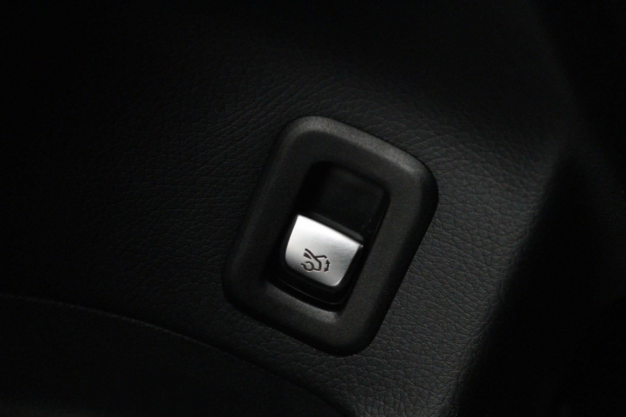 Mercedes-Benz EQC 400 4MATIC Premium (SCHUIFDAK, CAMERA, STOELVERWARMING, SFEERVERLICHTING, GOED ONDERHOUDEN)