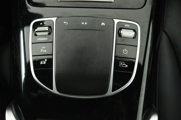 Mercedes-Benz EQC 400 4MATIC Premium (SCHUIFDAK, CAMERA, STOELVERWARMING, SFEERVERLICHTING, GOED ONDERHOUDEN)