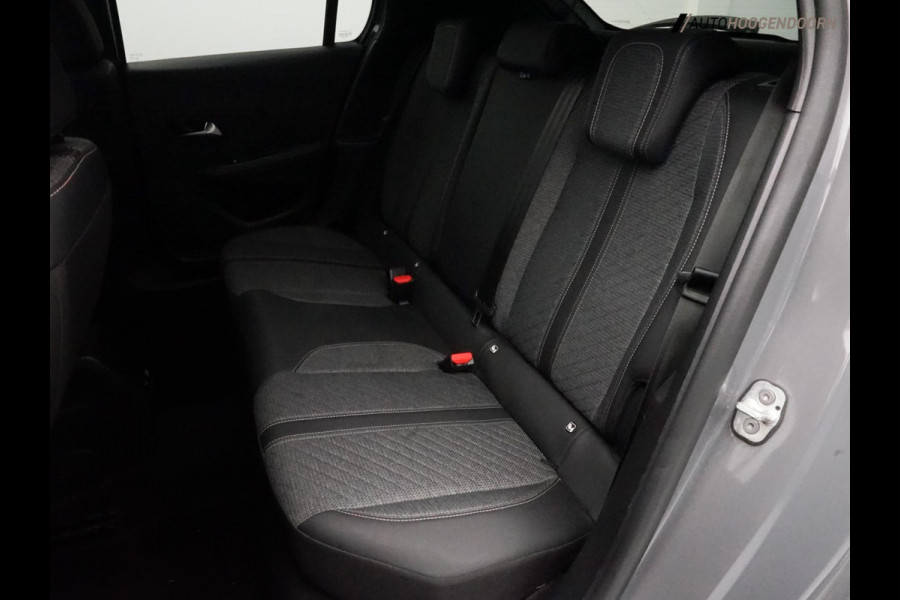 Peugeot 208 1.2 PureTech 100pk Allure Sport (ADAPTIVE CRUISE,APPLE CARPLAY,360 CAMERA,CLIMATE,LED,DODEHOEK,SPORTSTOELEN,KEYLESS)