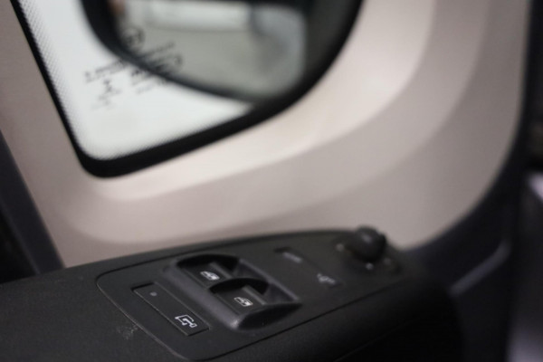 Peugeot Boxer 2.2 BlueHDi L3/H2 GRIJS 165PK LED IMPERIAAL NAVI AIRCO CRUISE CONTROL PDC LEASE V/A € 98,- pm INRUIL MOG