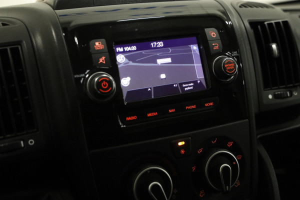 Peugeot Boxer 2.2 BlueHDi L3/H2 GRIJS 165PK LED IMPERIAAL NAVI AIRCO CRUISE CONTROL PDC LEASE V/A € 98,- pm INRUIL MOG