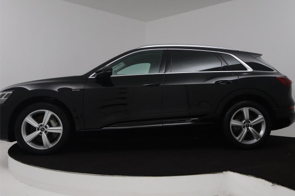 Audi e-tron 50 quattro Business edition 71 kWh (NAVI, SOH 93%, STOELVERWARMING, CARPLAY, CAMERA, AUTO INPARKEREN, 1e EIGENAAR)