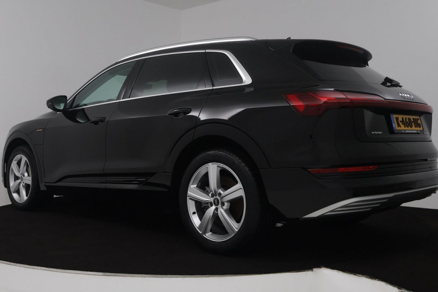 Audi e-tron 50 quattro Business edition 71 kWh (NAVI, SOH 93%, STOELVERWARMING, CARPLAY, CAMERA, AUTO INPARKEREN, 1e EIGENAAR)