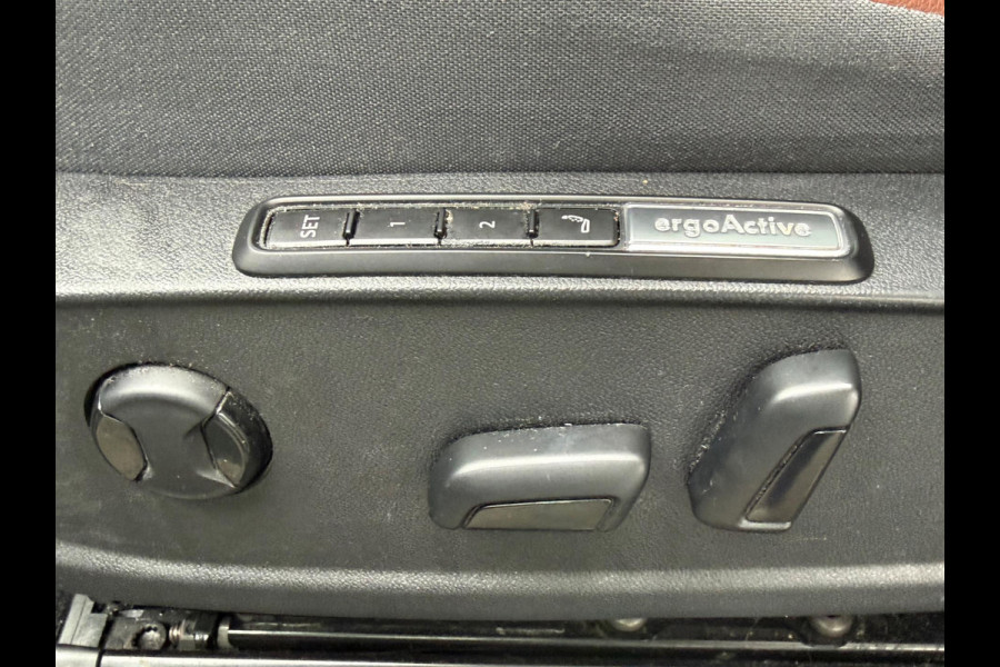 Volkswagen ID.4 Max 77 kWh, panoramadak, stoelverwarming, 360 camera, adaptief cruise,warmtepomp, 1 e eigenaar, NL auto met nap