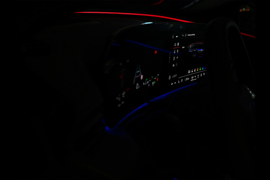 Audi Q5 2.0 TFSI e-hybrid quattro S edition Competition · S Seats · Panoramadak · Luchtvering · B&O Sound · Head-Up · Keyless · Ambiance