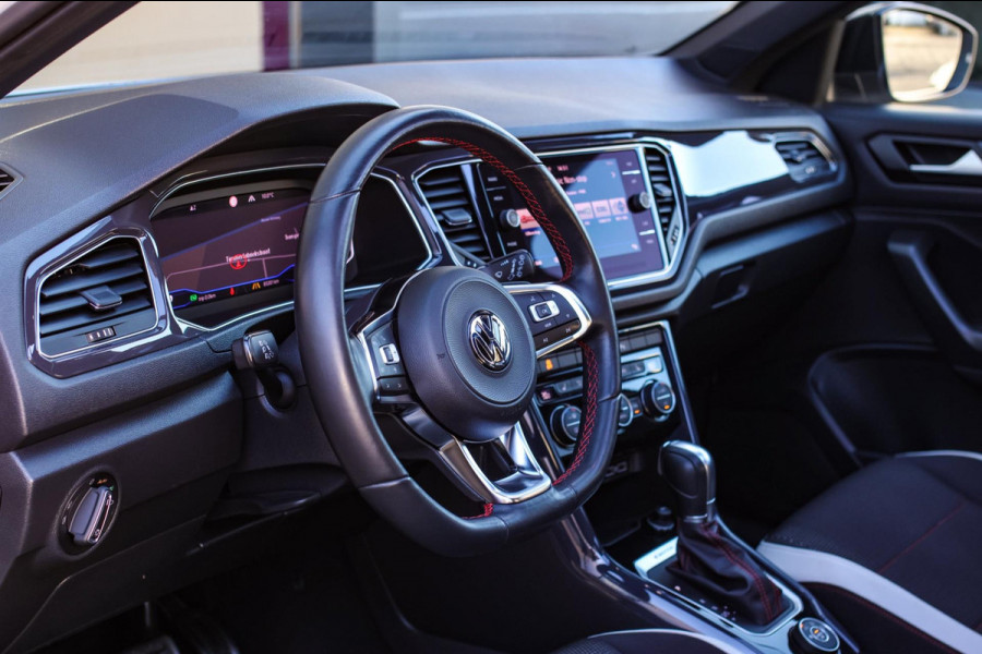 Volkswagen T-Roc 2.0 TSI 4Motion R-Line *Pano*Camera*Trekhaak*Virtual*DSG*