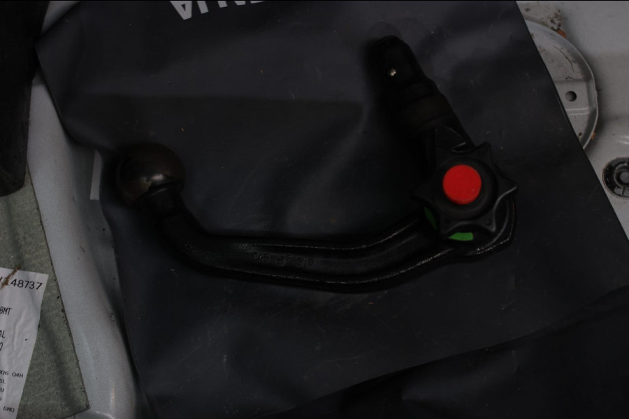 Volkswagen T-Roc 2.0 TSI 4Motion R-Line *Pano*Camera*Trekhaak*Virtual*DSG*