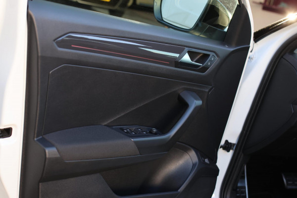 Volkswagen T-Roc 2.0 TSI 4Motion R-Line *Pano*Camera*Trekhaak*Virtual*DSG*