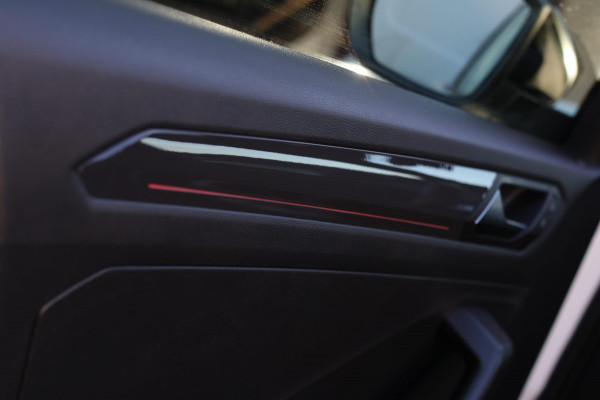 Volkswagen T-Roc 2.0 TSI 4Motion R-Line *Pano*Camera*Trekhaak*Virtual*DSG*