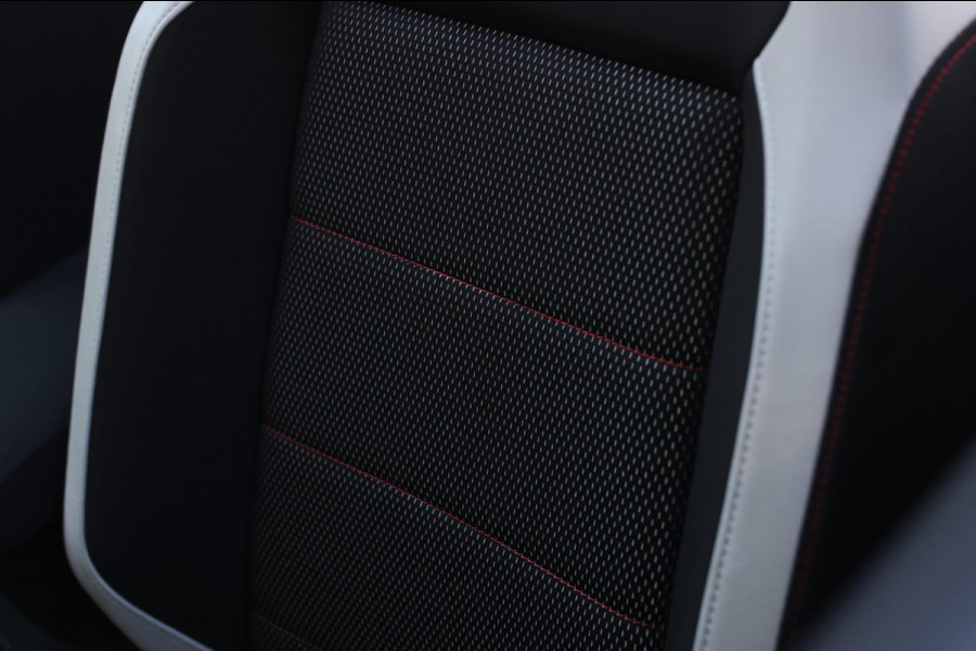 Volkswagen T-Roc 2.0 TSI 4Motion R-Line *Pano*Camera*Trekhaak*Virtual*DSG*