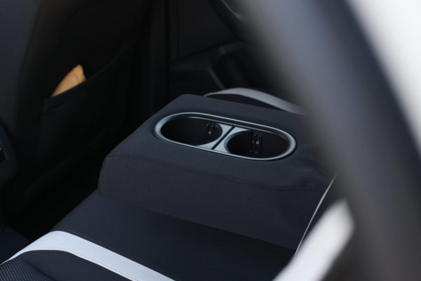 Volkswagen T-Roc 2.0 TSI 4Motion R-Line *Pano*Camera*Trekhaak*Virtual*DSG*